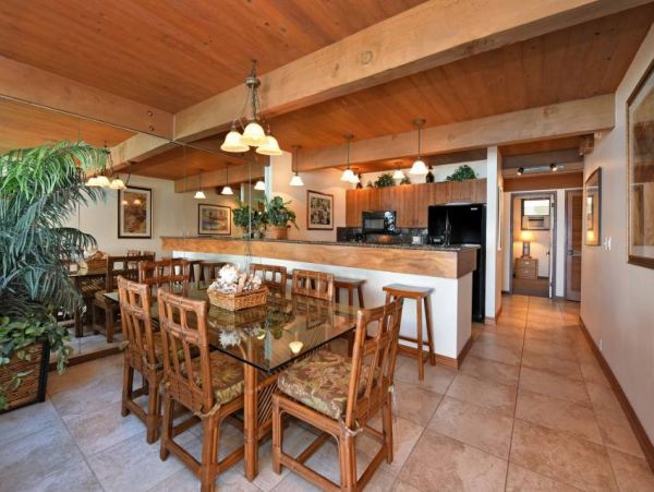 Kahana Luxury Three Bedroom Ocean Views Steps to Beach