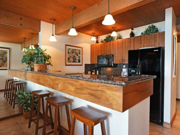 Kahana Luxury Three Bedroom Ocean Views Steps to Beach