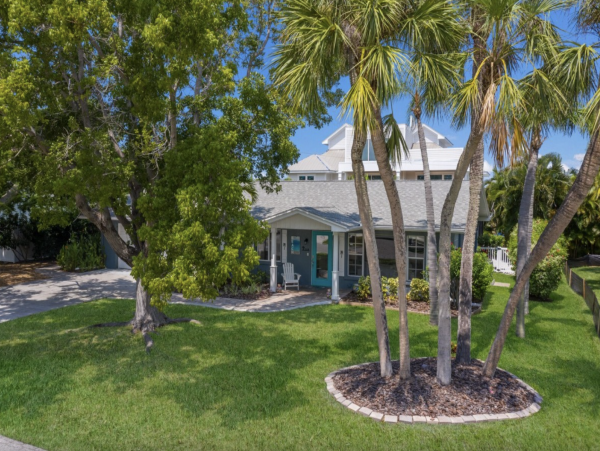 3 Bedroom Vacation Home in Holmes Beach with Private Pool