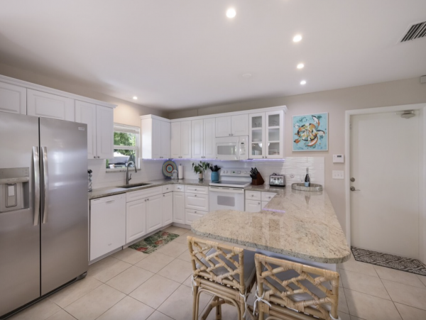 3 Bedroom Vacation Home in Holmes Beach with Private Pool