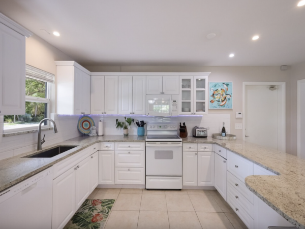 3 Bedroom Vacation Home in Holmes Beach with Private Pool