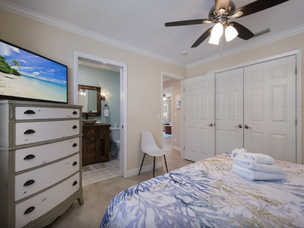 3 Bedroom Vacation Home in Holmes Beach with Private Pool