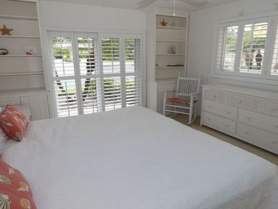 Walk to Beach 2 Bedroom Vacation Condo in Sanibel