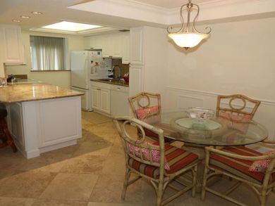 Walk to Beach 2 Bedroom Vacation Condo in Sanibel