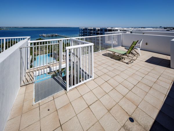 Three Bedroom Penthouse with Great Amenities & Location