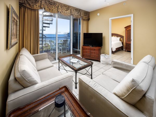 Three Bedroom Penthouse with Great Amenities & Location