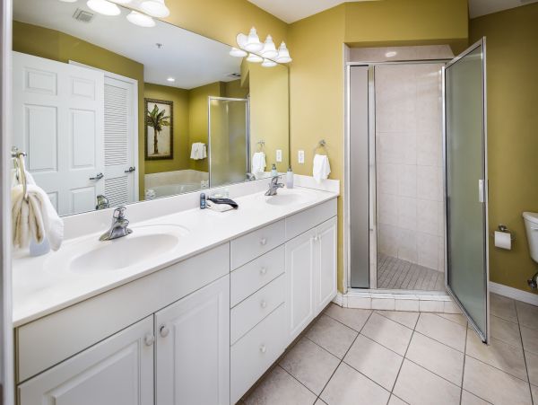 Three Bedroom Penthouse with Great Amenities & Location