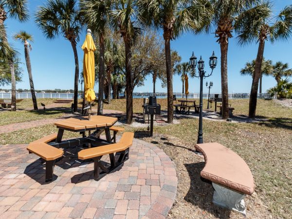 Three Bedroom Penthouse with Great Amenities & Location