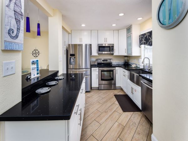 Pet-Friendly Okaloosa Island Townhome Near the Beach