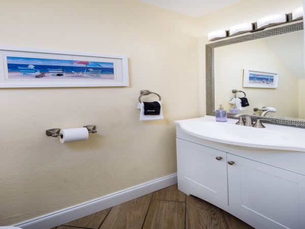 Pet-Friendly Okaloosa Island Townhome Near the Beach