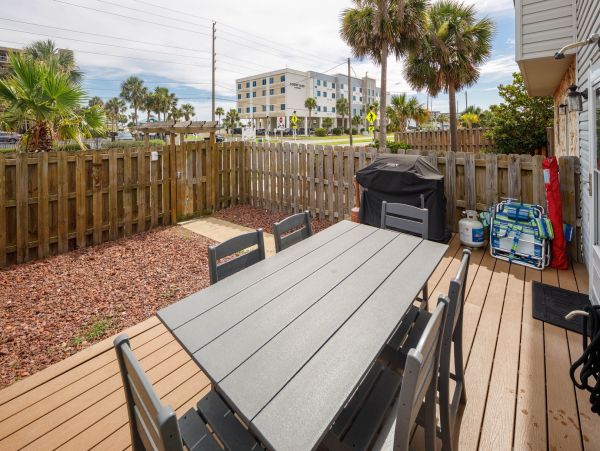 Pet-Friendly Okaloosa Island Townhome Near the Beach