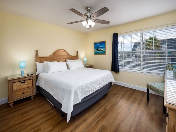 Pet-Friendly Okaloosa Island Townhome Near the Beach