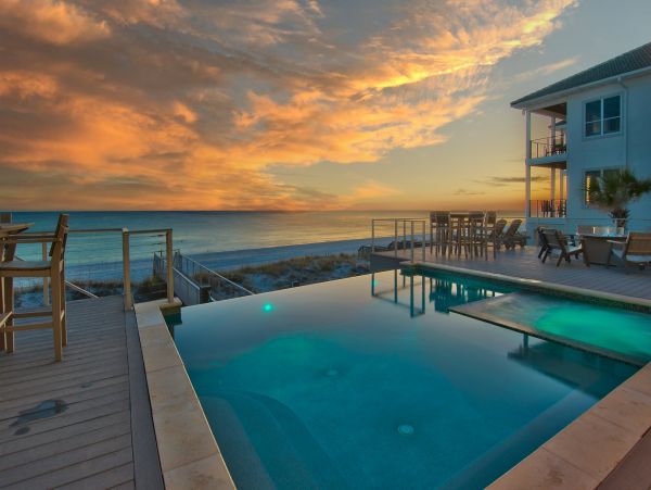 Gulf Front Paradise With Seven Bedrooms And Private Pool