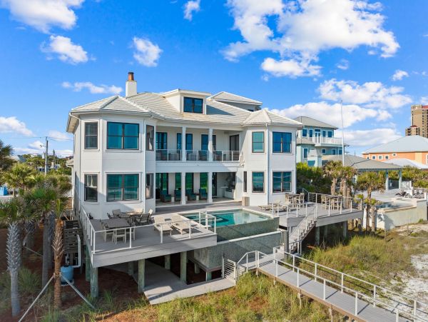 Gulf Front Paradise With Seven Bedrooms And Private Pool