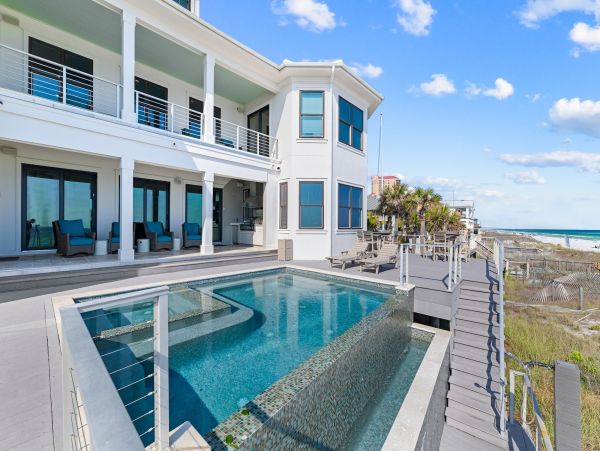 Gulf Front Paradise With Seven Bedrooms And Private Pool
