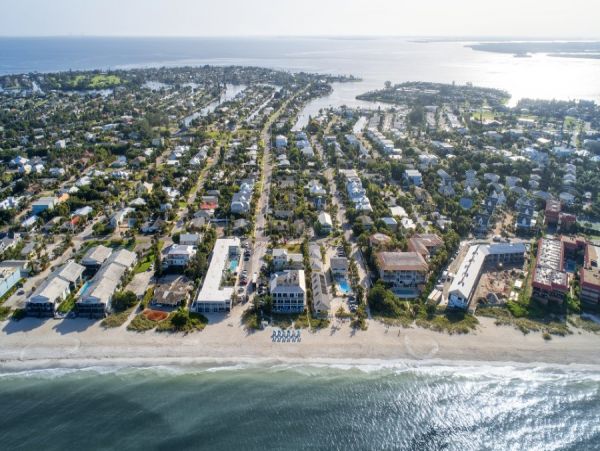 Spacious Beachfront 3 Bedroom Gulf Views