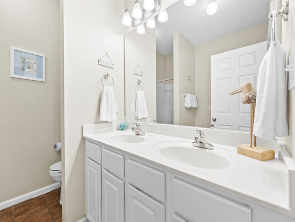 Four bedroom Amazing Town Home Can Accommodate 16 guests