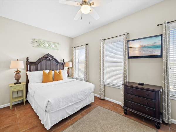 Four bedroom Amazing Town Home Can Accommodate 16 guests