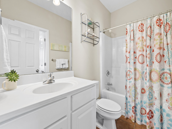 Four bedroom Amazing Town Home Can Accommodate 16 guests