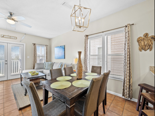 Four bedroom Amazing Town Home Can Accommodate 16 guests