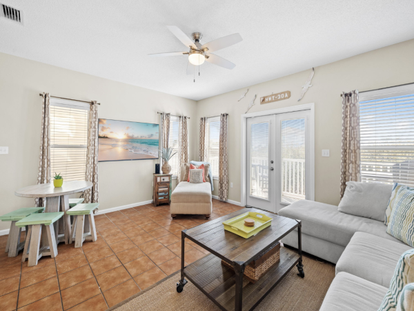 Four bedroom Amazing Town Home Can Accommodate 16 guests