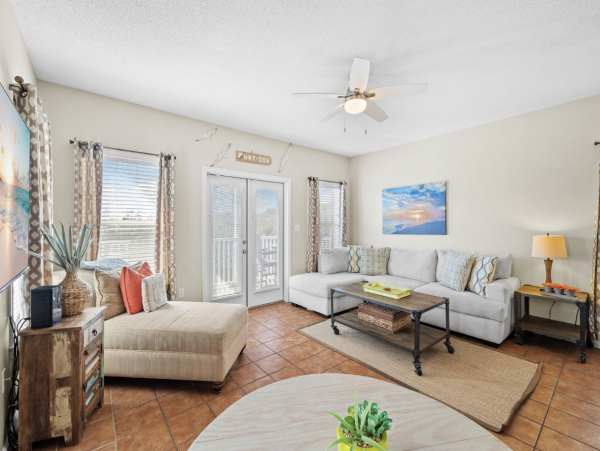 Four bedroom Amazing Town Home Can Accommodate 16 guests