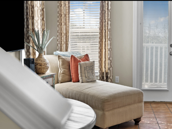 Four bedroom Amazing Town Home Can Accommodate 16 guests