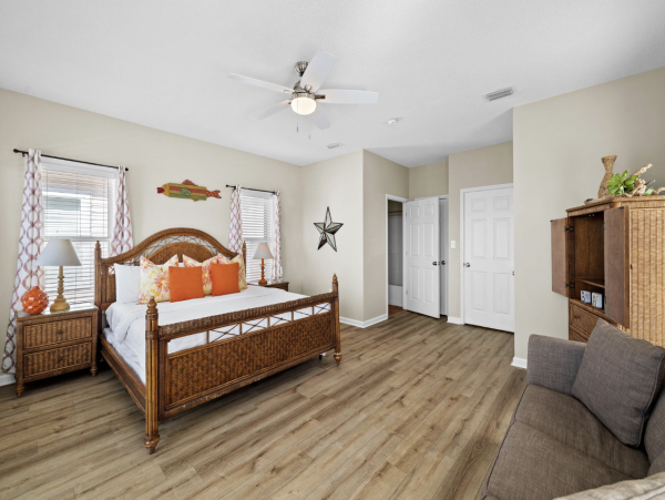 Four bedroom Amazing Town Home Can Accommodate 16 guests
