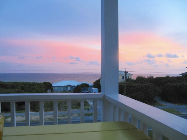 Four bedroom Amazing Town Home Can Accommodate 16 guests