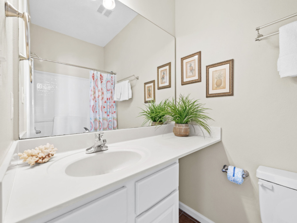 Four bedroom Amazing Town Home Can Accommodate 16 guests