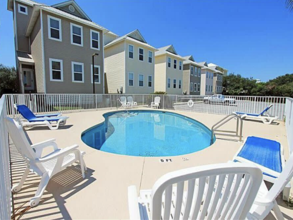Four bedroom Amazing Town Home Can Accommodate 16 guests