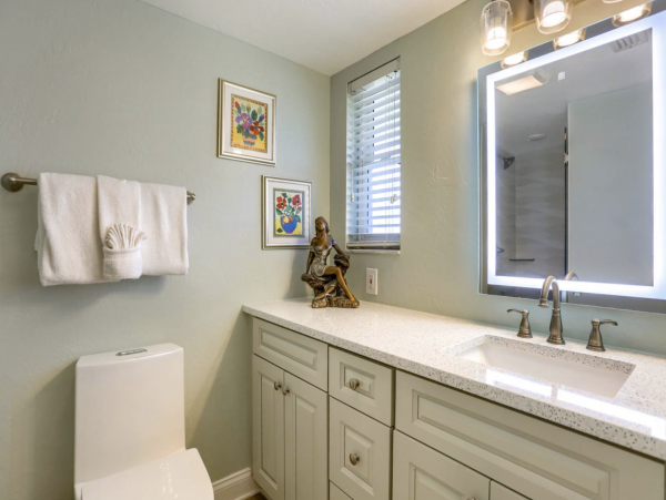 Indian shores Vacation Condo Sleeps 6 Guests