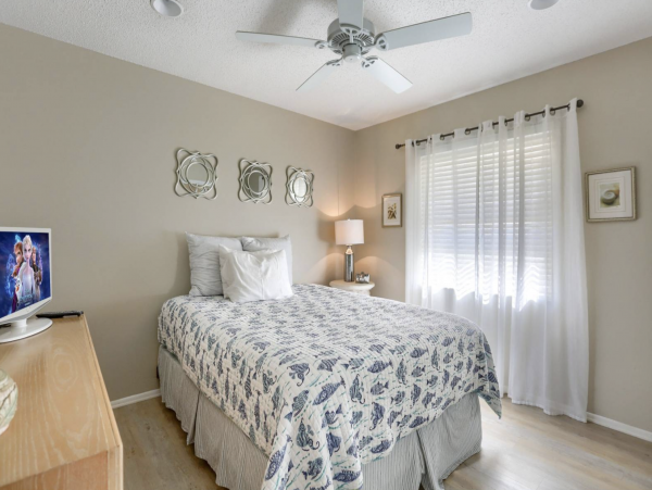 Indian shores Vacation Condo Sleeps 6 Guests