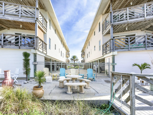 Indian shores Vacation Condo Sleeps 6 Guests