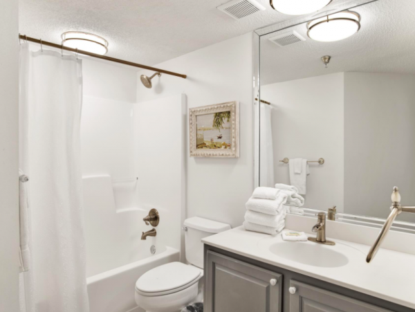 6 Bedroom- 4.5 Bathroom with beach access about 1 mile away