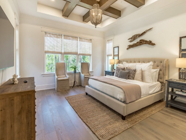 6 Bedroom- 4.5 Bathroom with beach access about 1 mile away