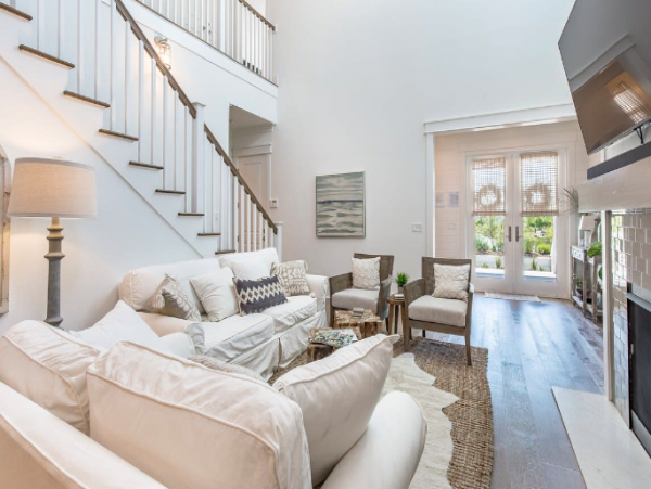 6 Bedroom- 4.5 Bathroom with beach access about 1 mile away