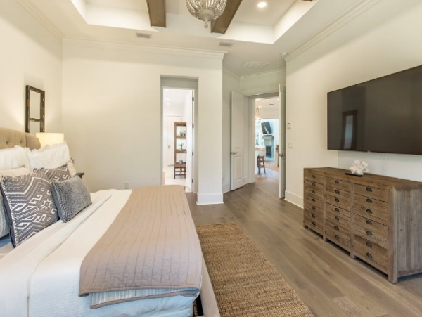 6 Bedroom- 4.5 Bathroom with beach access about 1 mile away