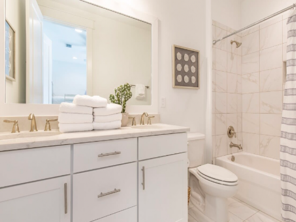 6 Bedroom- 4.5 Bathroom with beach access about 1 mile away