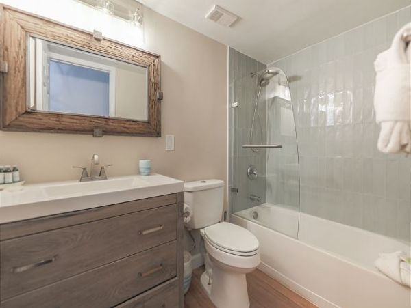 Charming Vacation Rental on Captiva. Call Today