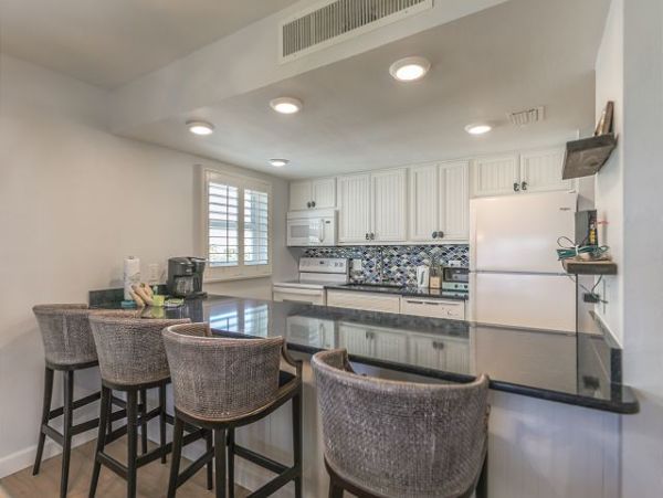 Charming Vacation Rental on Captiva. Call Today