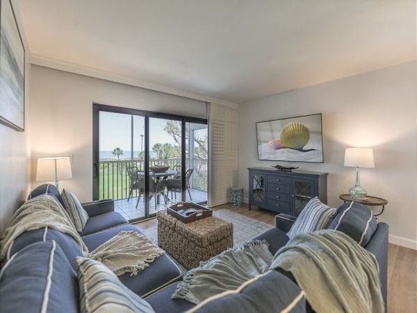 Charming Vacation Rental on Captiva. Call Today