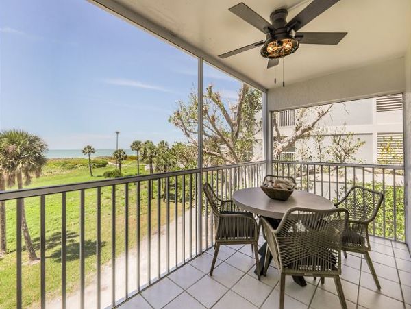Charming Vacation Rental on Captiva. Call Today
