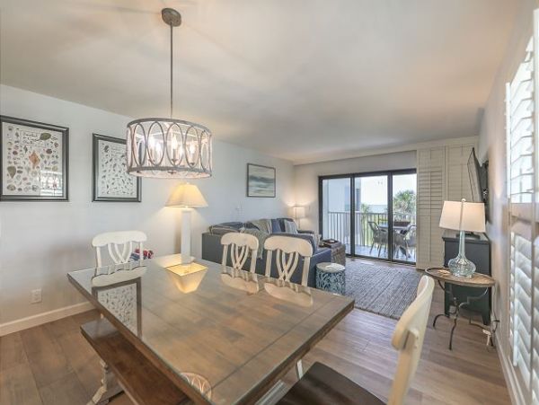 Charming Vacation Rental on Captiva. Call Today