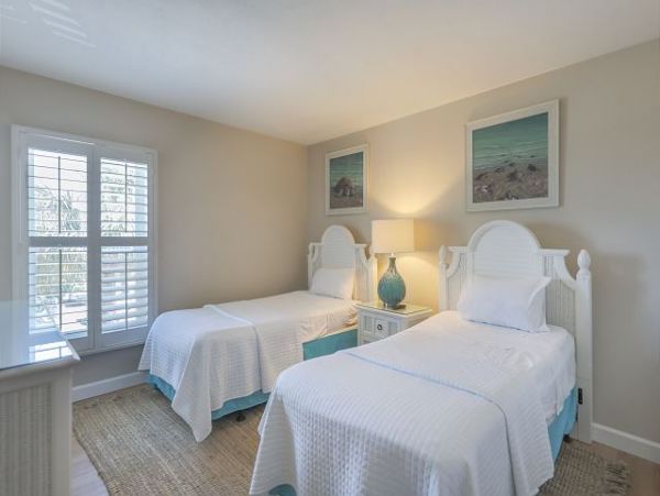 Charming Vacation Rental on Captiva. Call Today