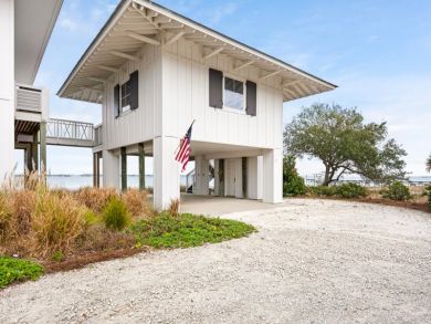 Bayfront Six Bedroom Vacation Home in Pensacola Beach