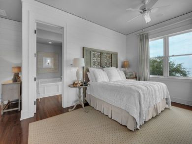 Bayfront Six Bedroom Vacation Home in Pensacola Beach