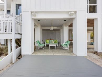 Bayfront Six Bedroom Vacation Home in Pensacola Beach