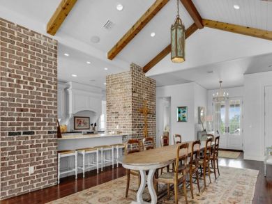 Bayfront Six Bedroom Vacation Home in Pensacola Beach