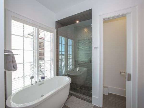 Four Bedroom Luxury Family Home Sleeps 15 Communal Pool